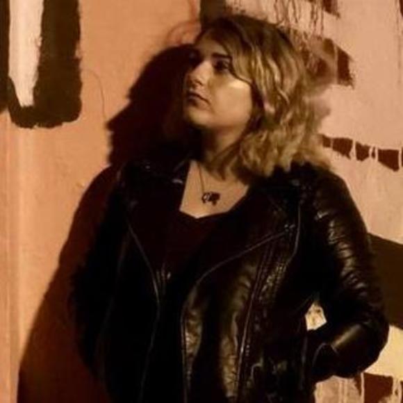 Meet your Posher, Shelby - Picture 1 of 1